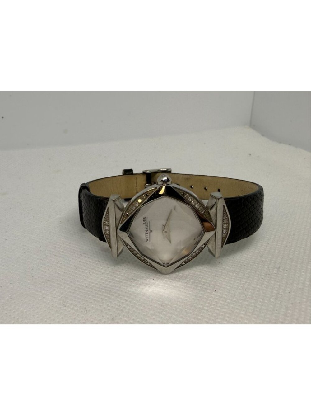 Wittnauer Winter Garden 10R20 Square Case 30 Diamond Bezel Women’s Watch - Picture 9 of 10